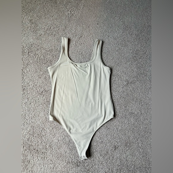 Abercrombie & Fitch Soft Collection Cream Bodysuit Size XL‎ - Picture 1 of 3
